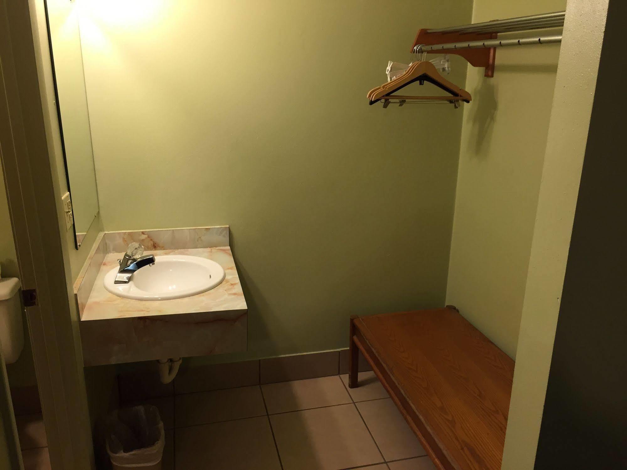 Sebring Inn Extérieur photo