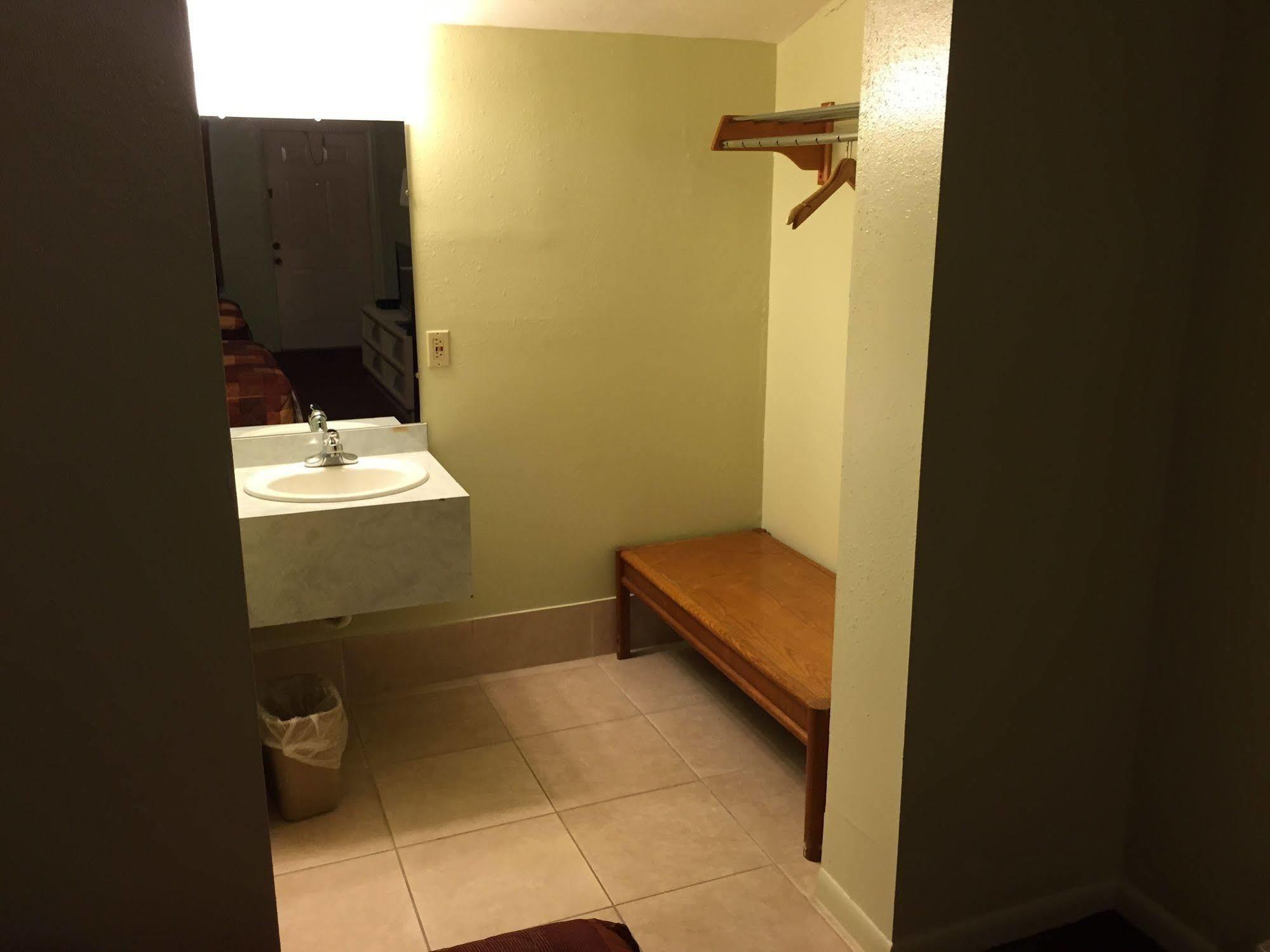 Sebring Inn Extérieur photo