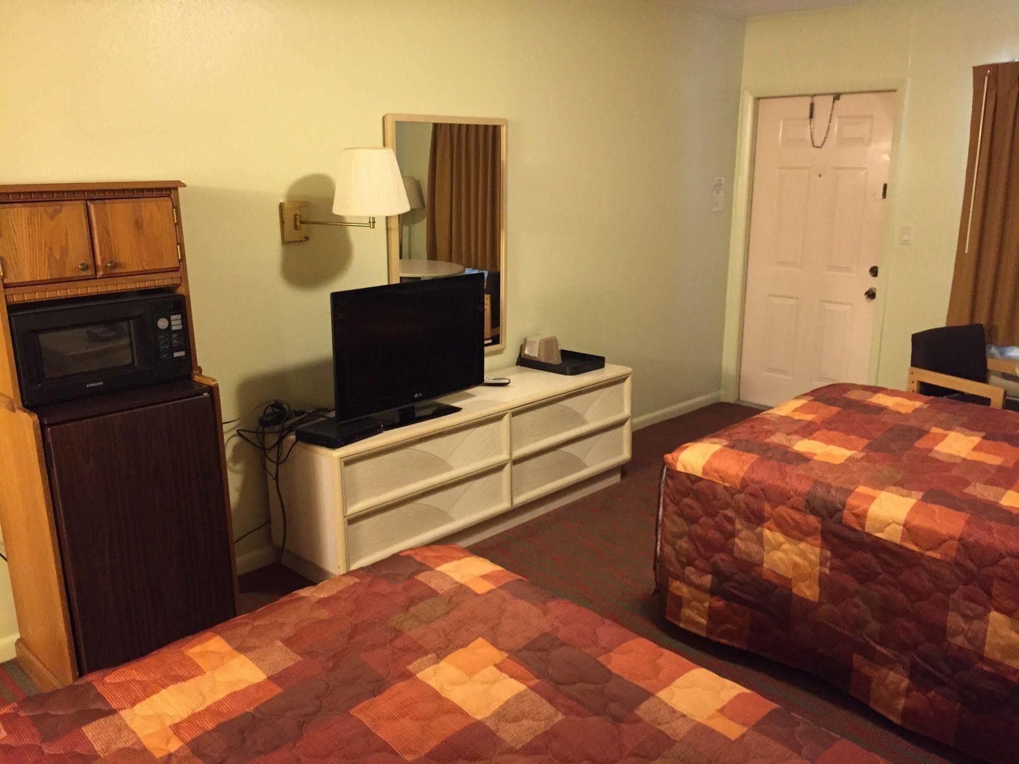 Sebring Inn Extérieur photo