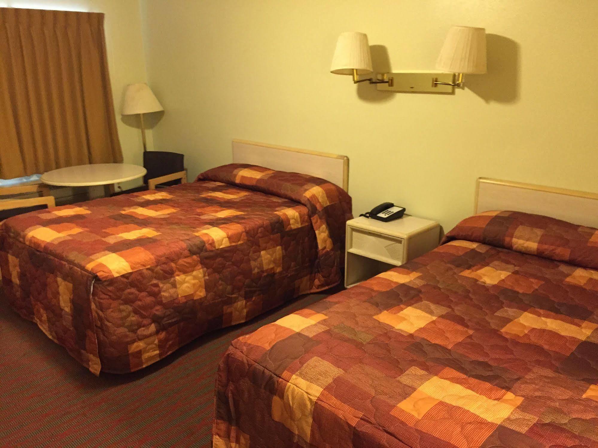 Sebring Inn Extérieur photo