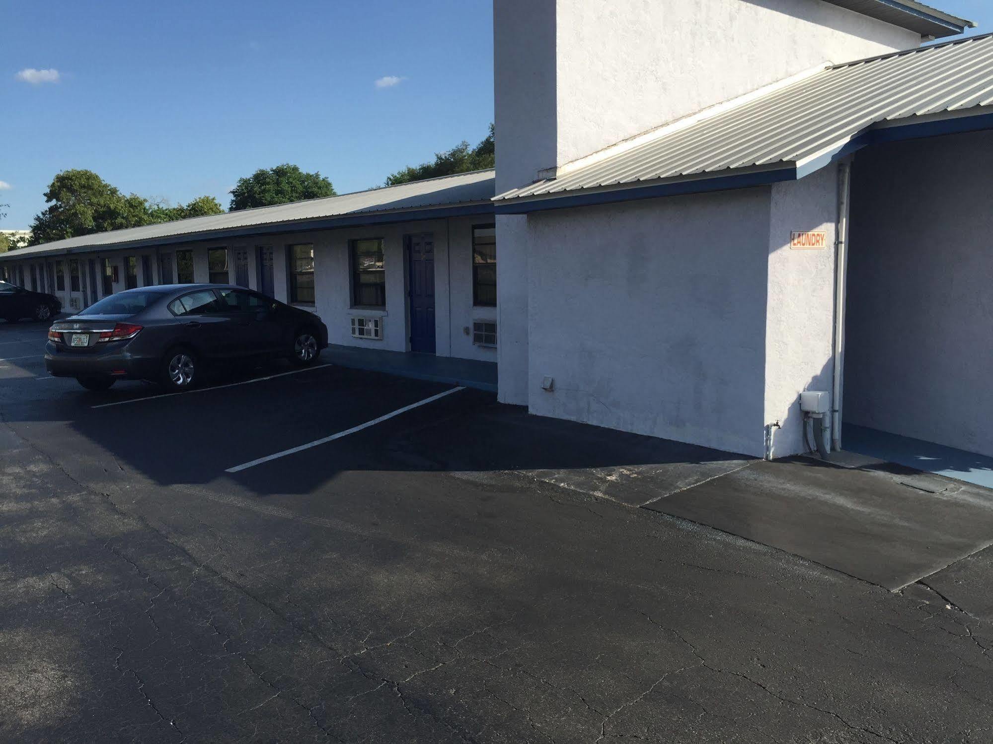 Sebring Inn Extérieur photo